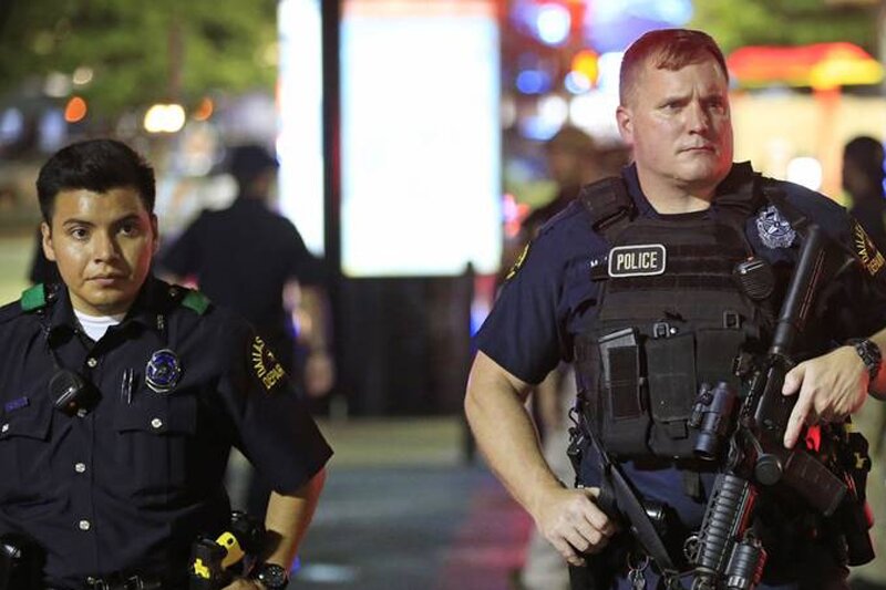 ببینید | حمله به ماشین سازمان مهاجرت و گمرک آمریکا