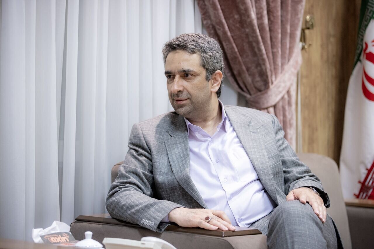 معاون ارتباطات و اطلاعرسانی دفتر رئیسجمهور: مردم تندروها را دوست ندارند/ پزشکیان سمت مردم ایستاده است معاون ارتباطات و اطلاعرسانی دفتر رئیسجمهور: مردم تندروها را دوست ندارند/ پزشکیان سمت مردم ایستاده است