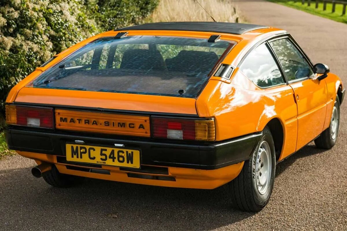 خودروی فرانسوی با چراغهای پیکان! خودروی فرانسوی با چراغهای پیکان!