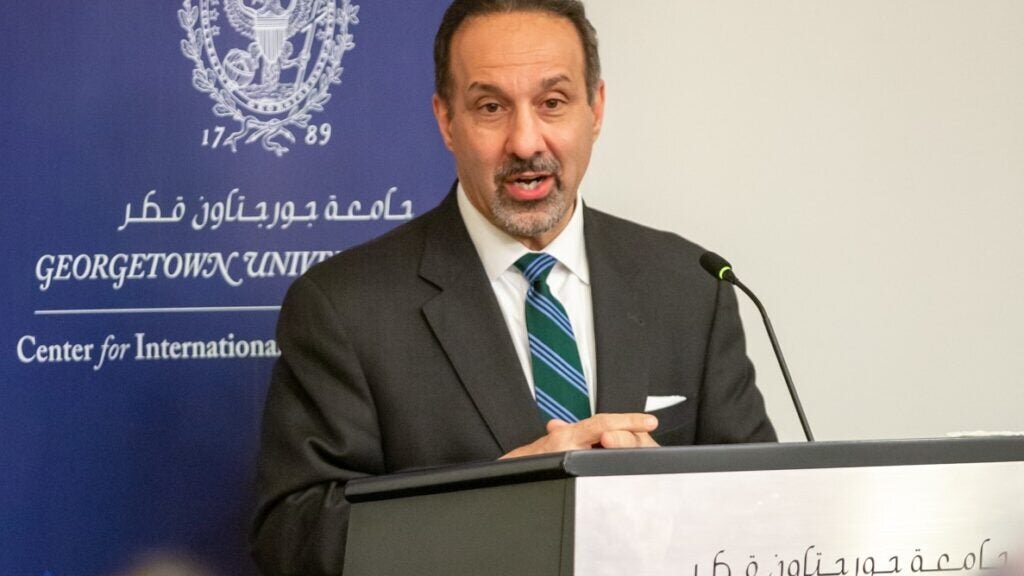 ایران به دیپلماتهای شجاع و ماهر نیاز دارد نه آنکه بترسد/نزدیک به ۵۰ سال است که خلاف جریان منطقه رفتیم/ اینکه بگوییم همهچیز تقصیر آمریکاست بهانه است ایران به دیپلماتهای شجاع و ماهر نیاز دارد نه آنکه بترسد/نزدیک به ۵۰ سال است که خلاف جریان منطقه رفتیم/ اینکه بگوییم همهچیز تقصیر آمریکاست بهانه است