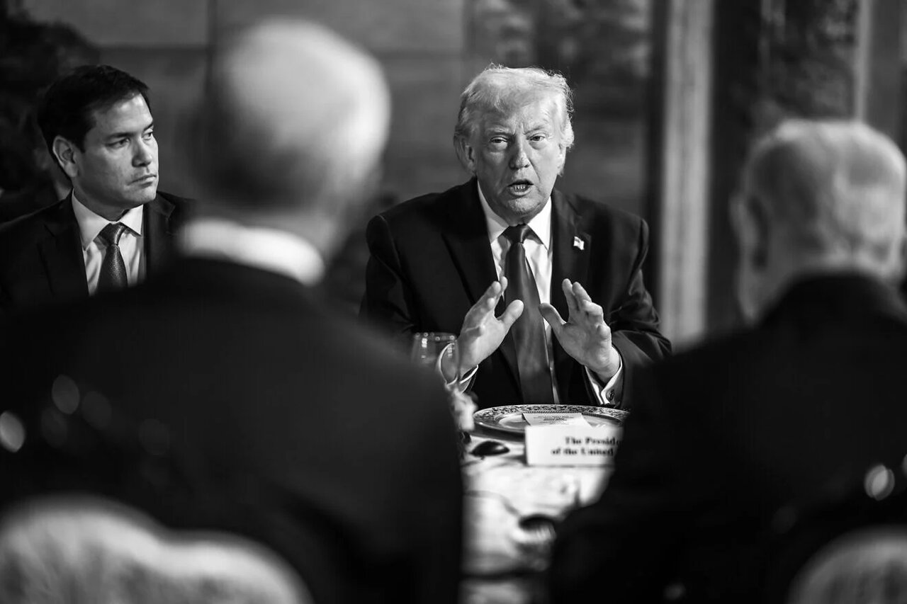 سیانان: آرایش نظامی تغییر نکرد؛ترامپ برای حمله به ایران نیاز به مجوز کنگره دارد/ایران: درآمادهباش کامل هستیم/ اعتراف مهم پمپئو و کنایه بنن به ترامپ سیانان: آرایش نظامی تغییر نکرد؛ترامپ برای حمله به ایران نیاز به مجوز کنگره دارد/ایران: درآمادهباش کامل هستیم/ اعتراف مهم پمپئو و کنایه بنن به ترامپ