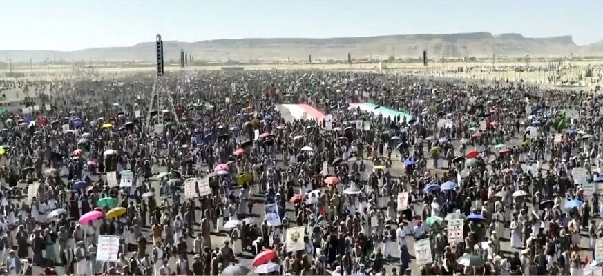 انصارالله یمن: هرگونه حمله آمریکا به ایران، منطقه را وارد جنگی فراگیر می کند